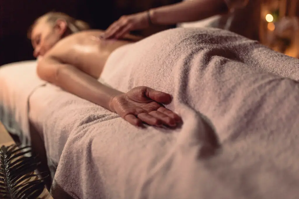 Massage Lussala Aurélie Kabucz | Massage dos